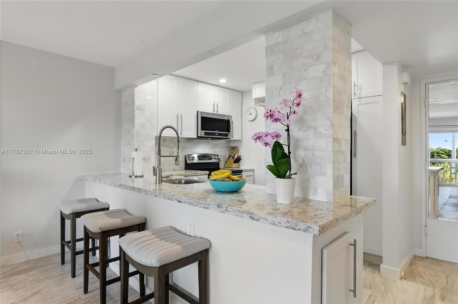 CORAL LAKE TOWER CONDO - Residential