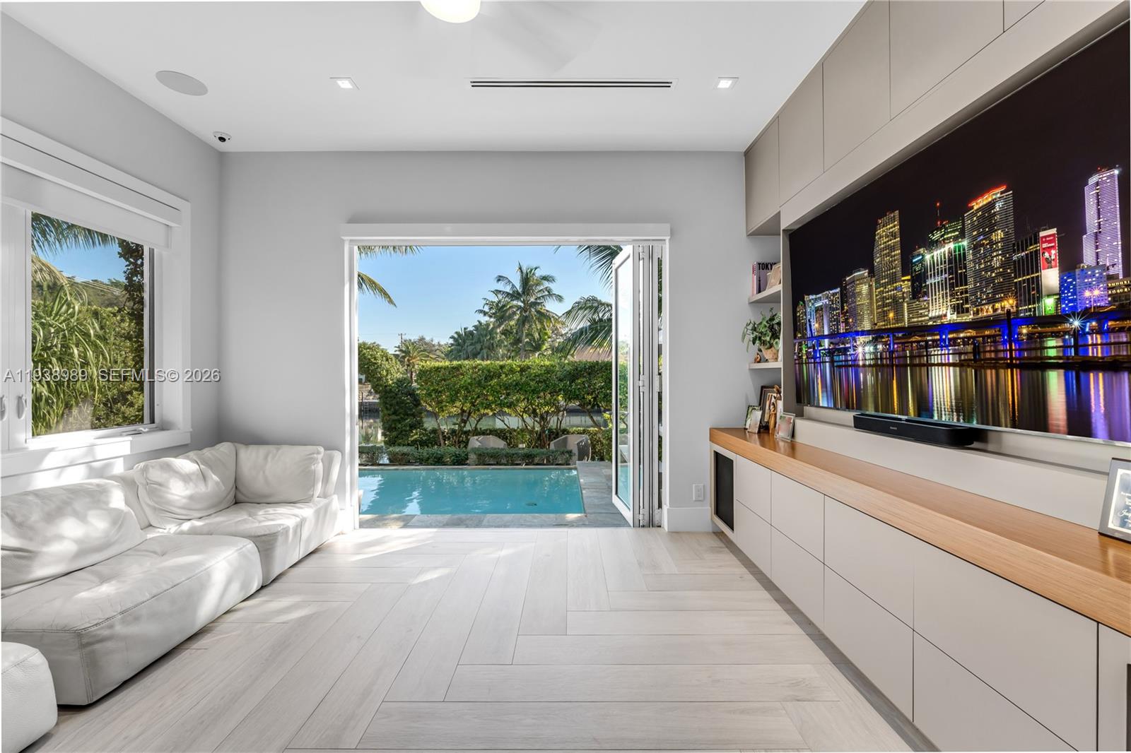 GABLES WATERWAY TOWNHOMES - Residential