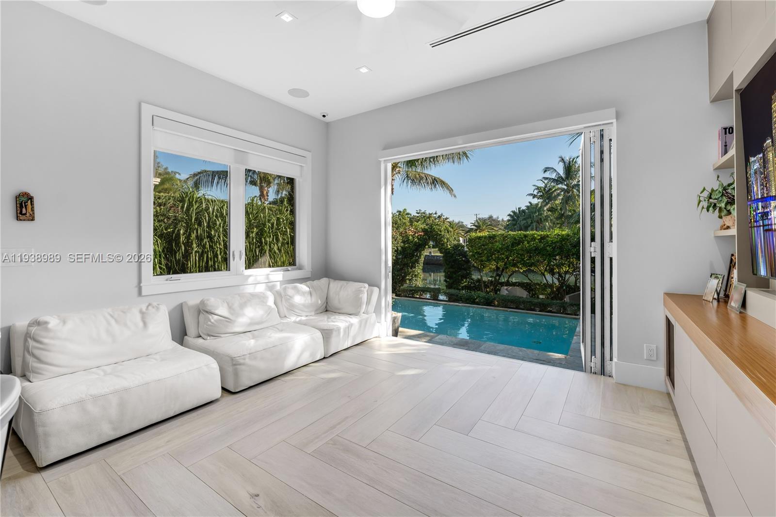 GABLES WATERWAY TOWNHOMES - Residential