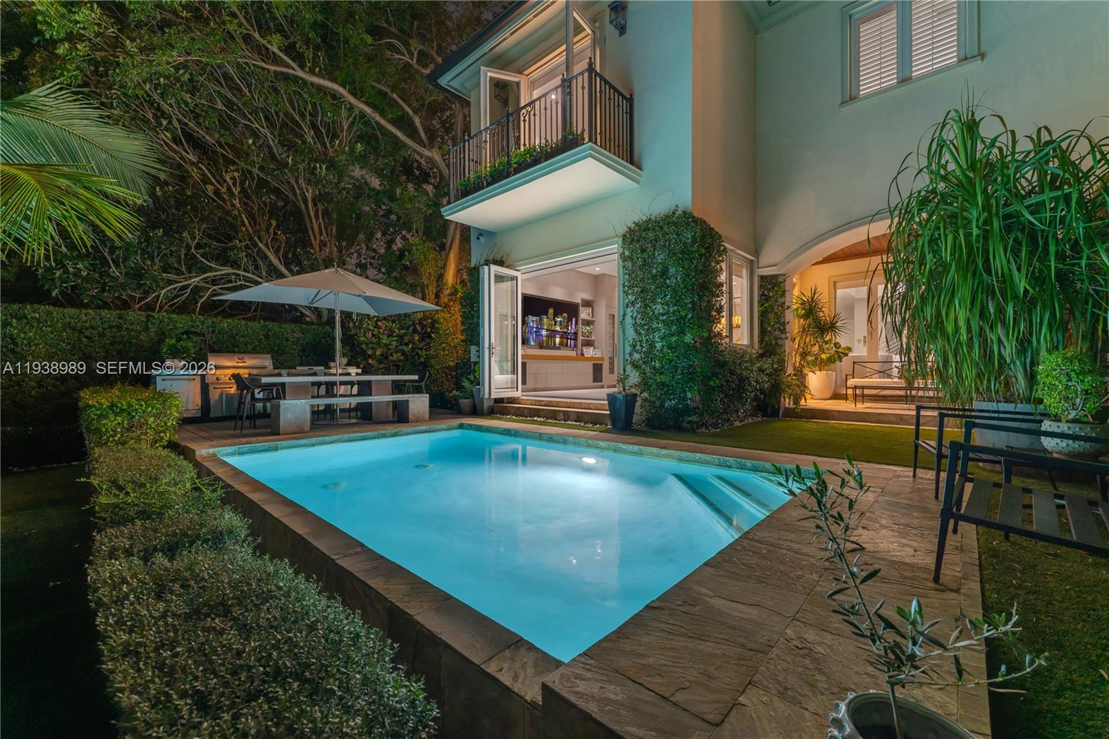 GABLES WATERWAY TOWNHOMES - Residential