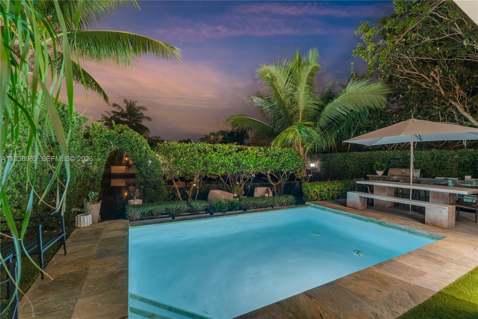 GABLES WATERWAY TOWNHOMES - Residential