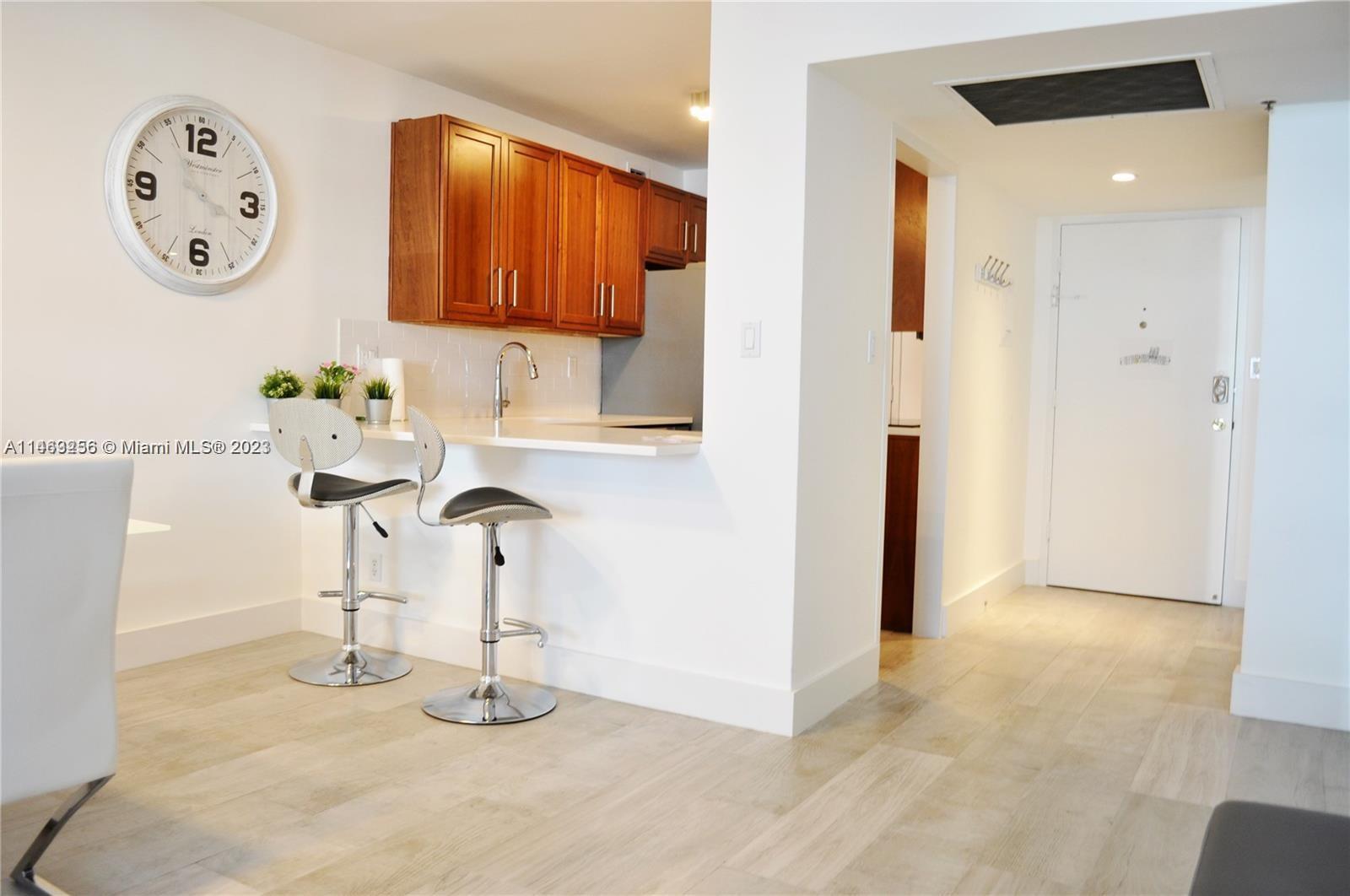 Rental Property at 100 Lincoln Rd 435, Miami Beach, Miami-Dade County, Florida - Bedrooms: 1 
Bathrooms: 1  - $3,600 MO.