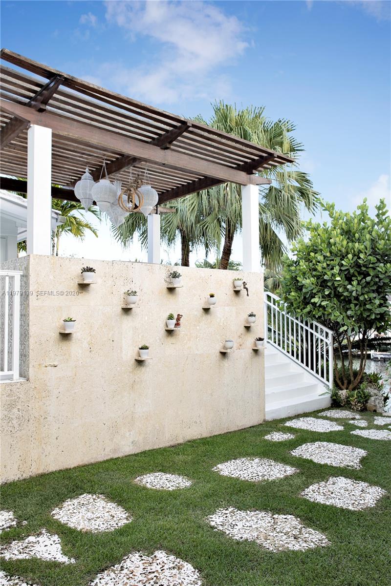 CORAL GABLES RIVIERA SEC - Residential