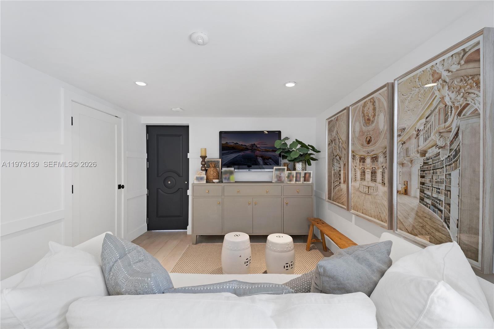 CORAL GABLES RIVIERA SEC - Residential