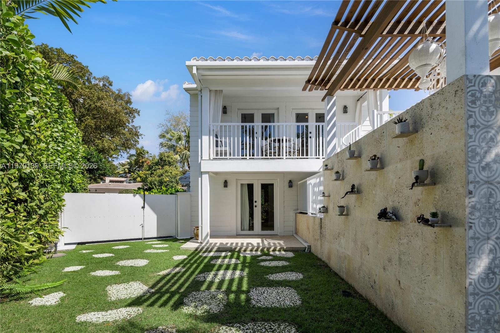 CORAL GABLES RIVIERA SEC - Residential