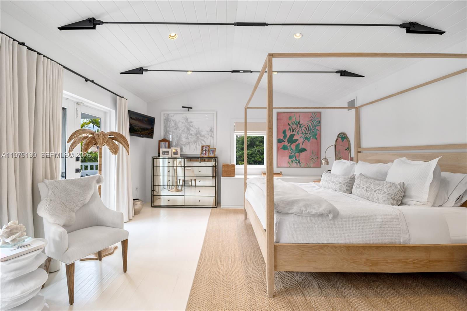 CORAL GABLES RIVIERA SEC - Residential