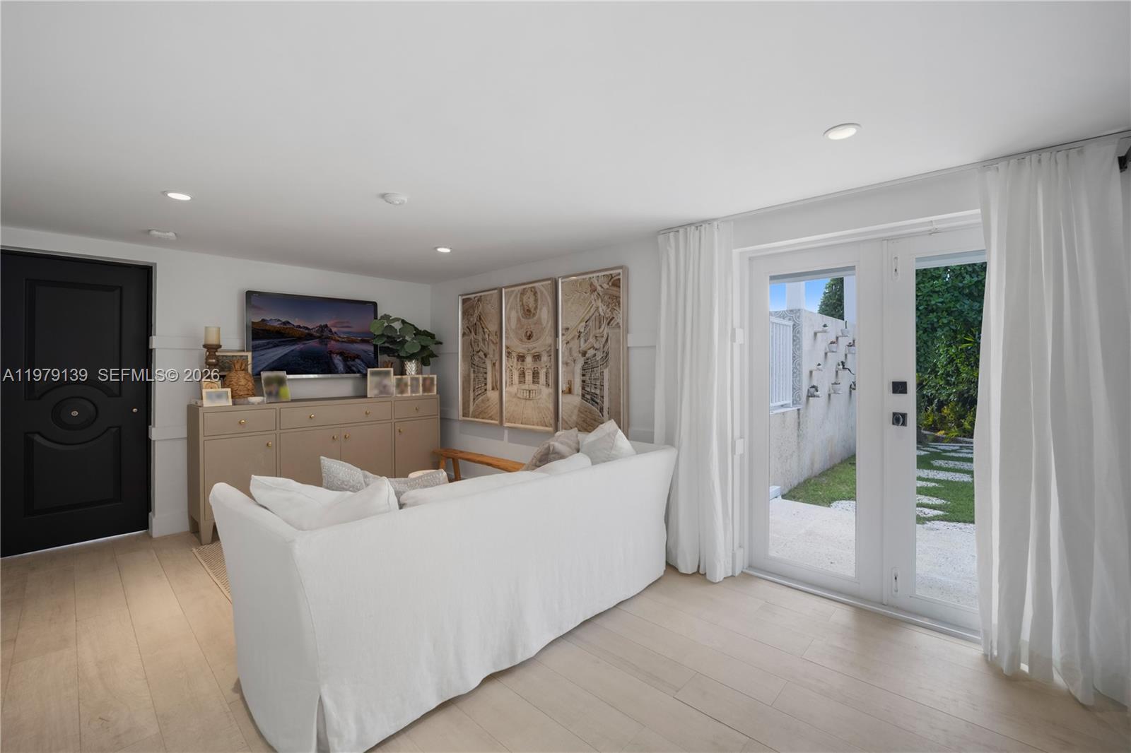 CORAL GABLES RIVIERA SEC - Residential