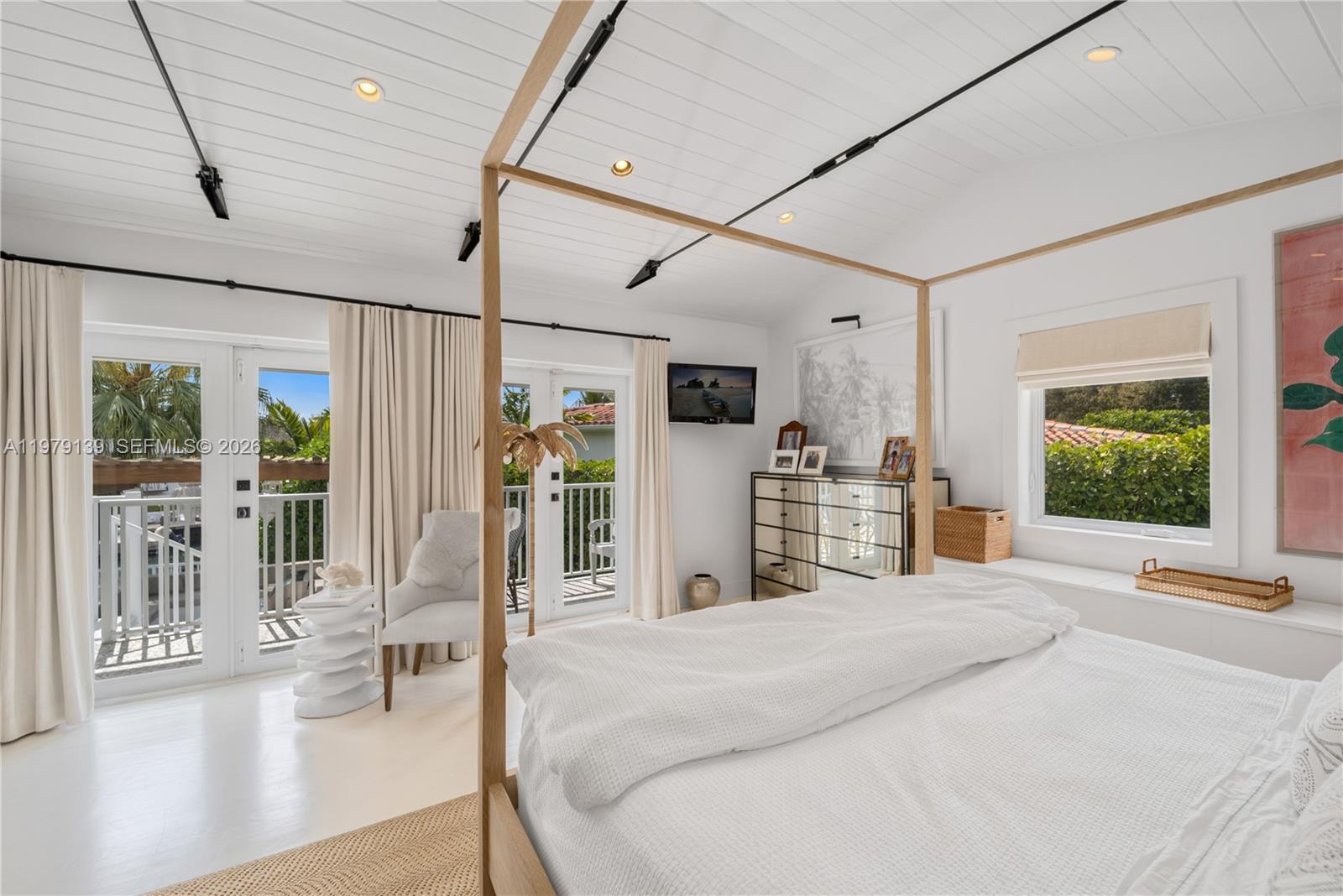 CORAL GABLES RIVIERA SEC - Residential