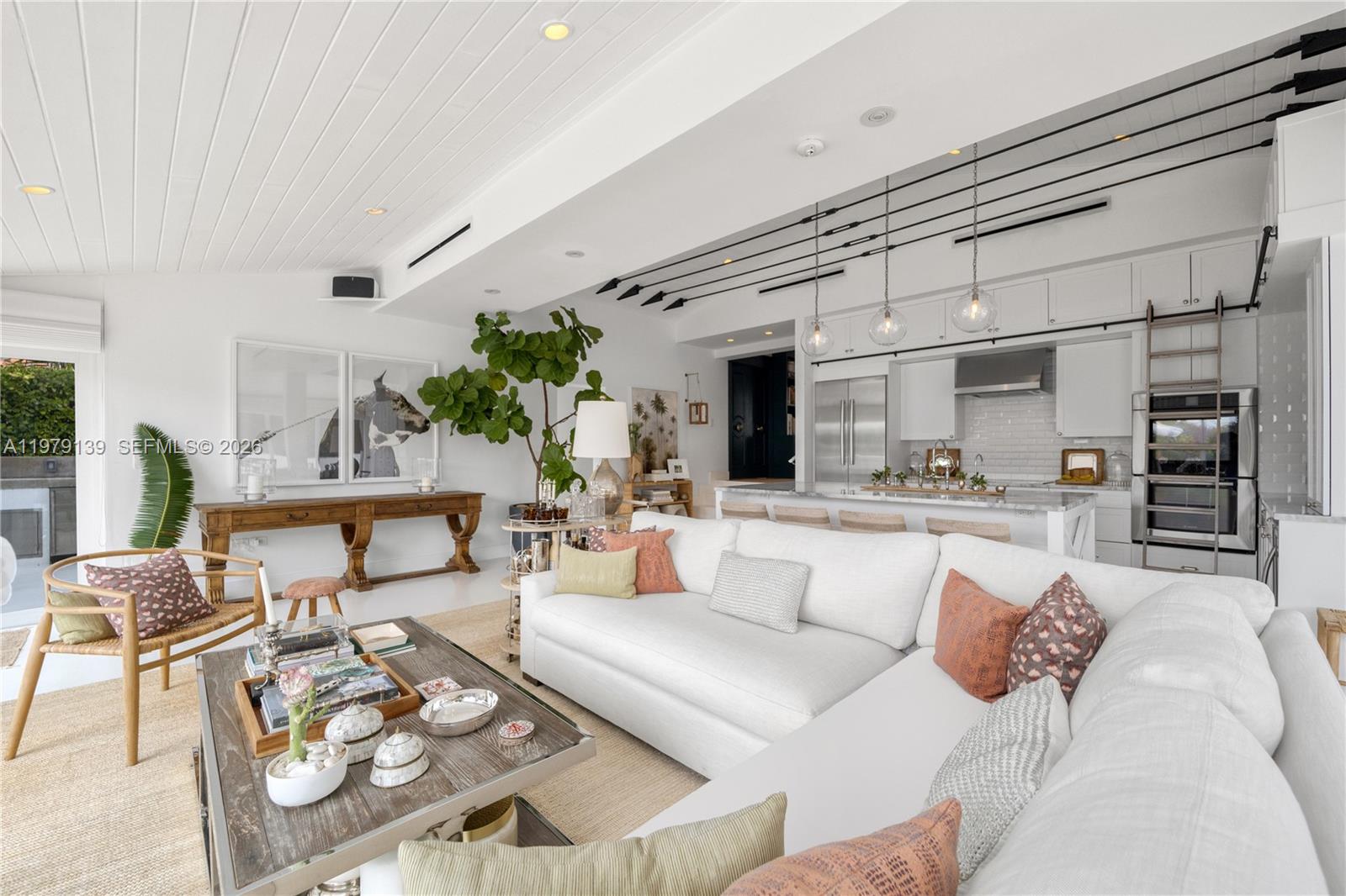 CORAL GABLES RIVIERA SEC - Residential