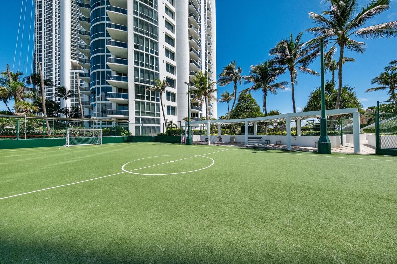 TRUMP INTERNATIONAL - Residential