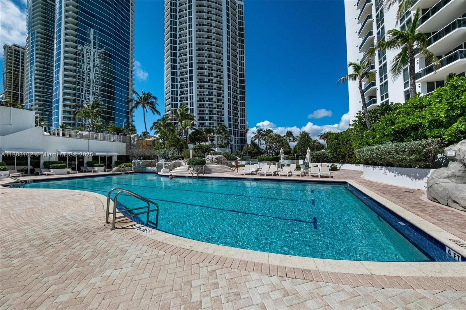 TRUMP INTERNATIONAL - Residential