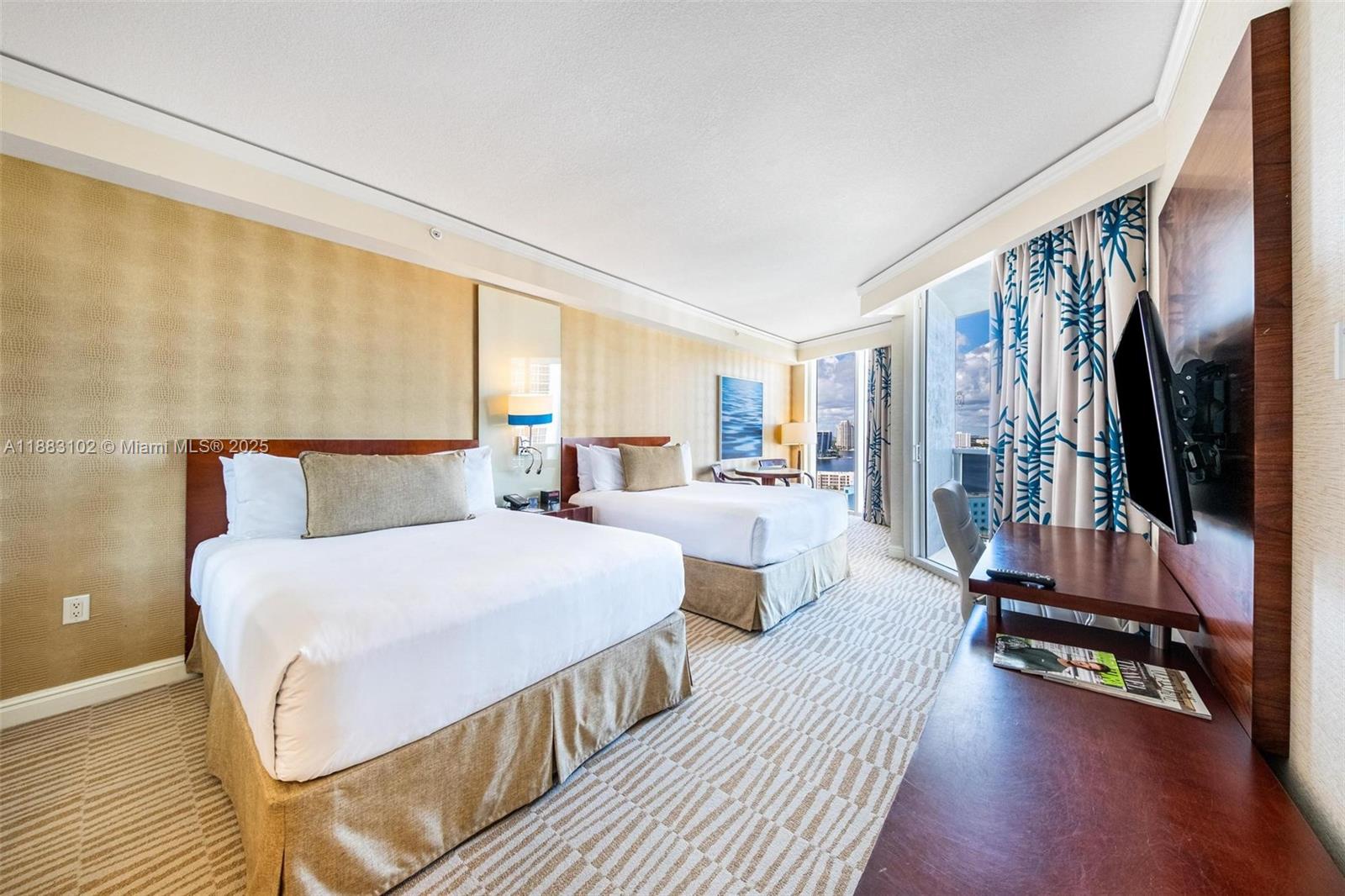 TRUMP INTERNATIONAL - Residential