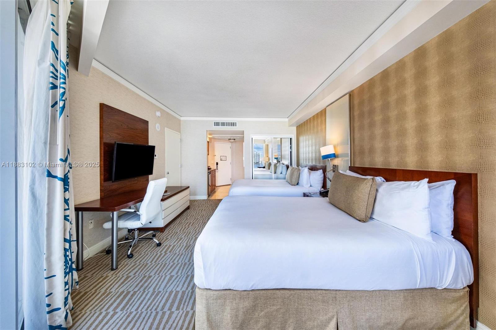TRUMP INTERNATIONAL - Residential