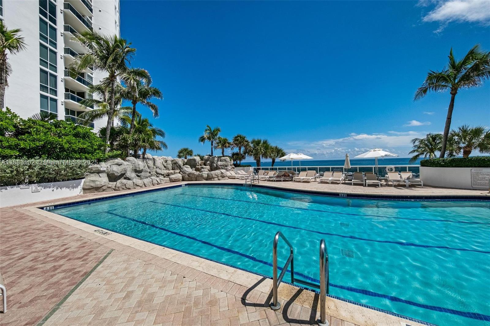TRUMP INTERNATIONAL - Residential
