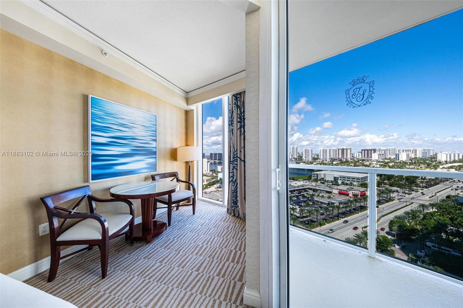 TRUMP INTERNATIONAL - Residential
