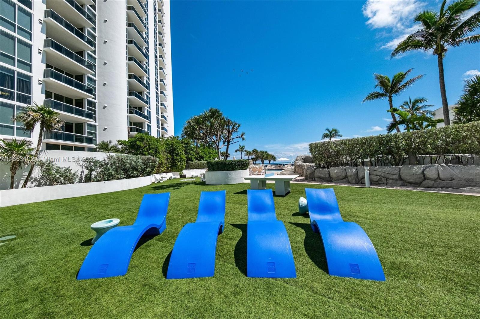 TRUMP INTERNATIONAL - Residential