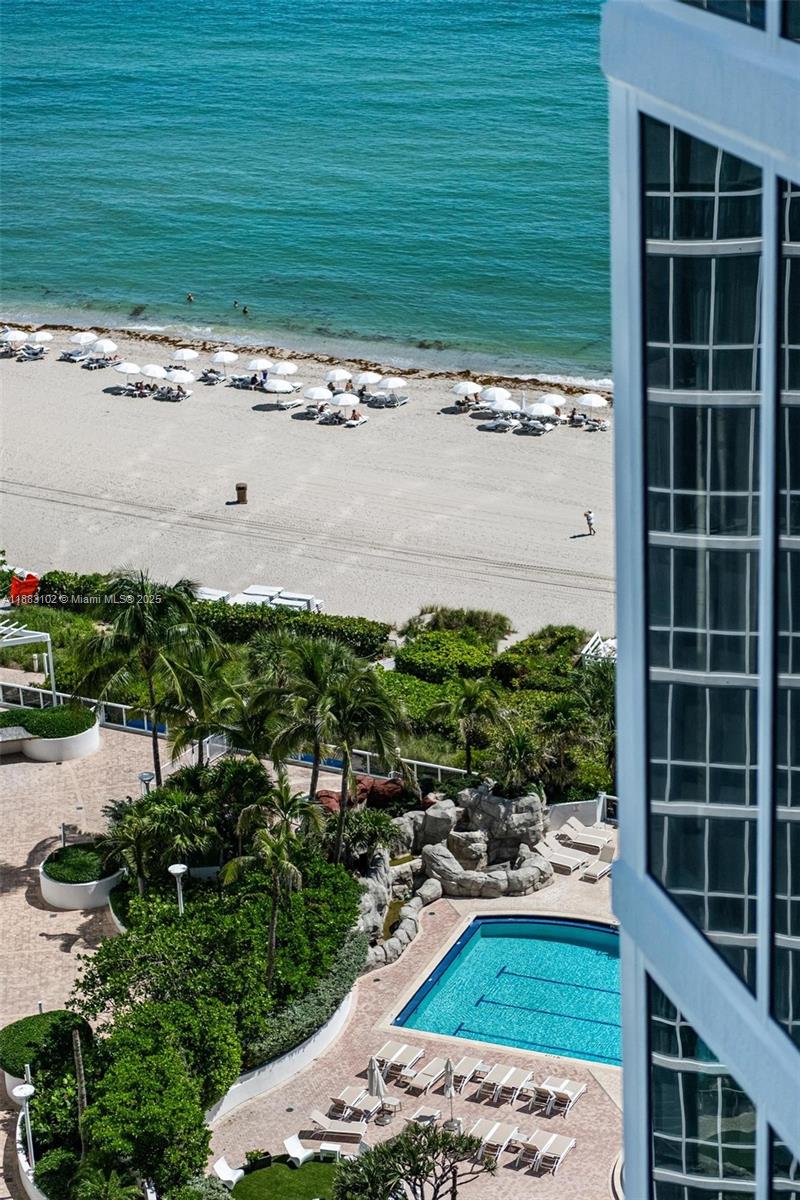 TRUMP INTERNATIONAL - Residential