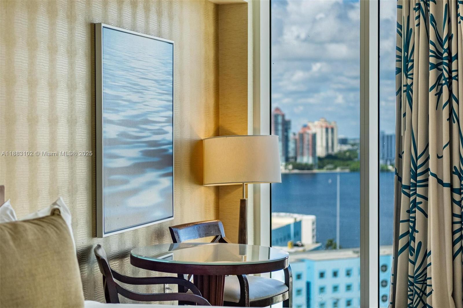 TRUMP INTERNATIONAL - Residential