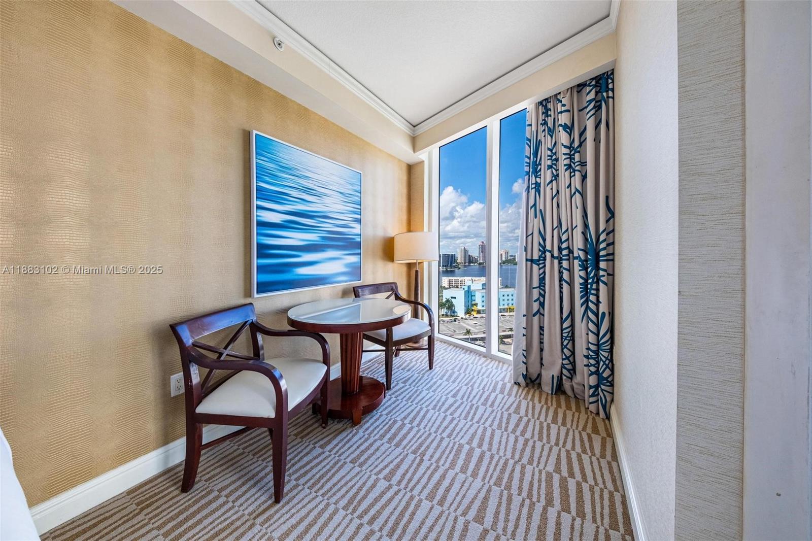 TRUMP INTERNATIONAL - Residential