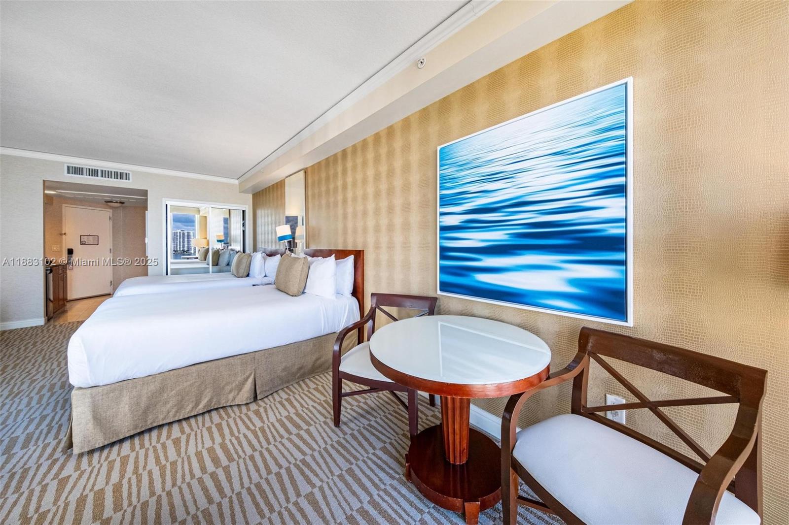 TRUMP INTERNATIONAL - Residential