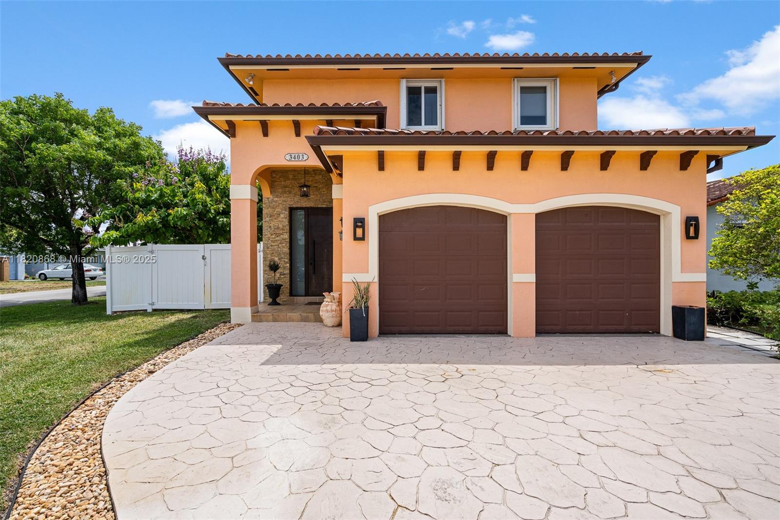 3403 Sw 63rd Ave, Miami, Broward County, Florida - 4 Bedrooms  
3 Bathrooms - 