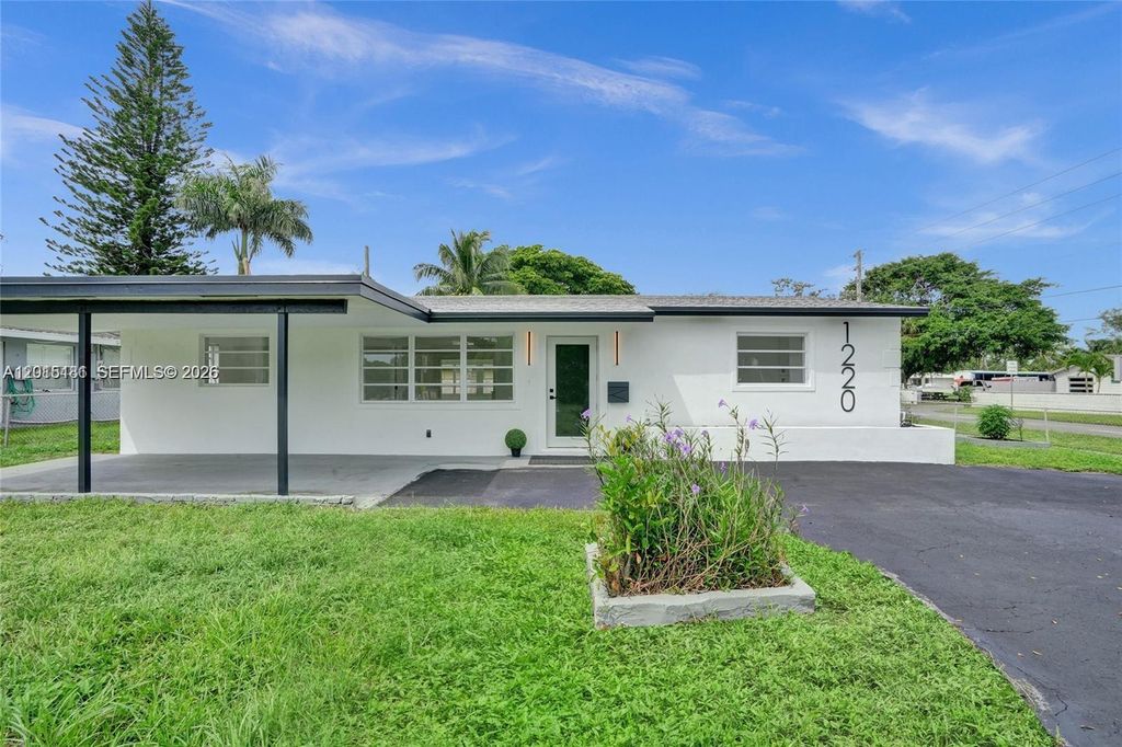 Photo of 1220 NE 8th St, Pompano Beach, FL 33060 (MLS # A12015181)