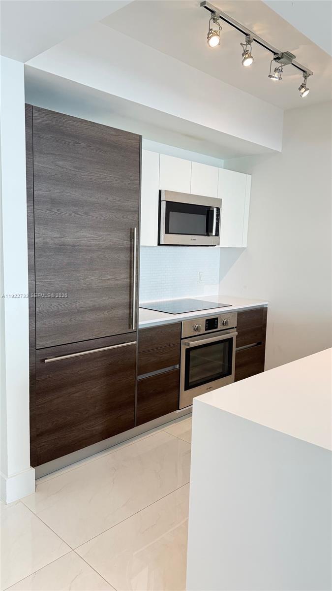 MERRICK MANOR CONDO - Residential Lease