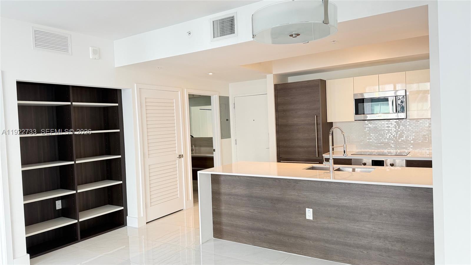 MERRICK MANOR CONDO - Residential Lease