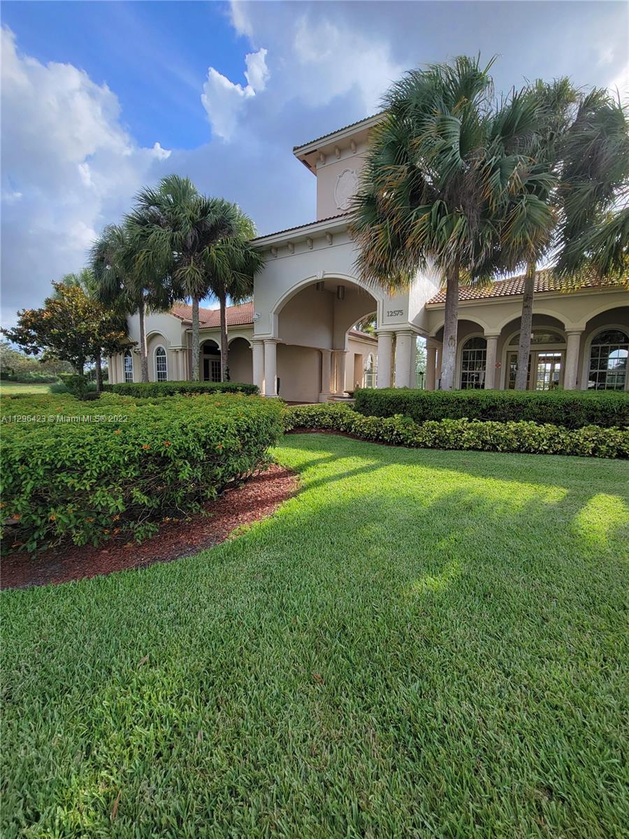 GREEN CAY VILLAGE CONDO - Residential