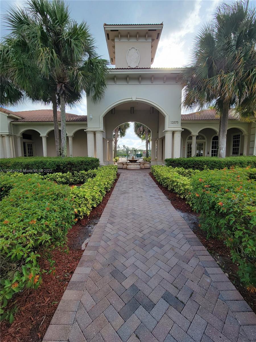 GREEN CAY VILLAGE CONDO - Residential