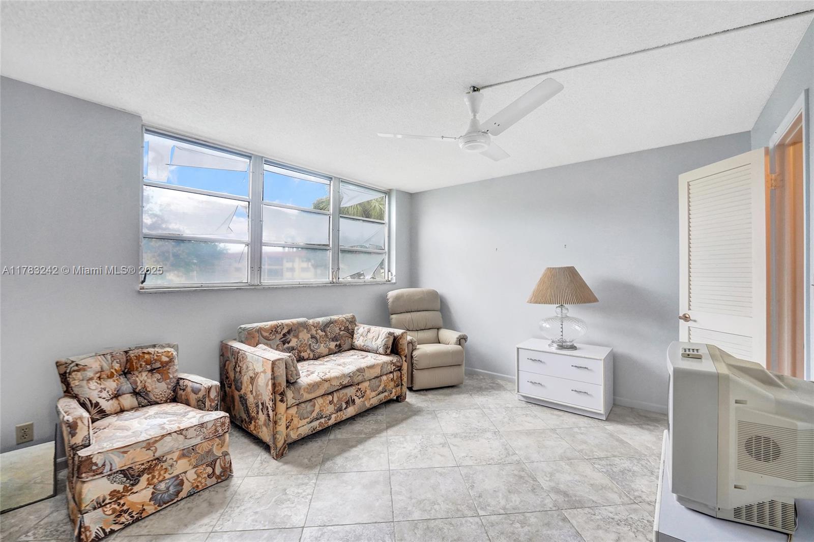 811 S Hollybrook Dr 207