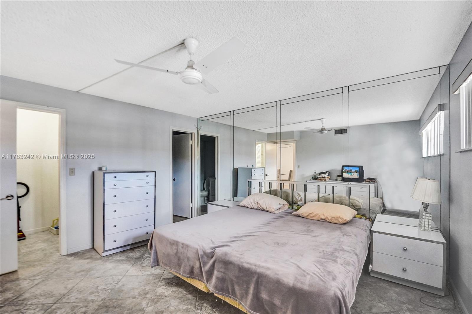 HOLLYBROOK GOLF & TENNIS - Residential