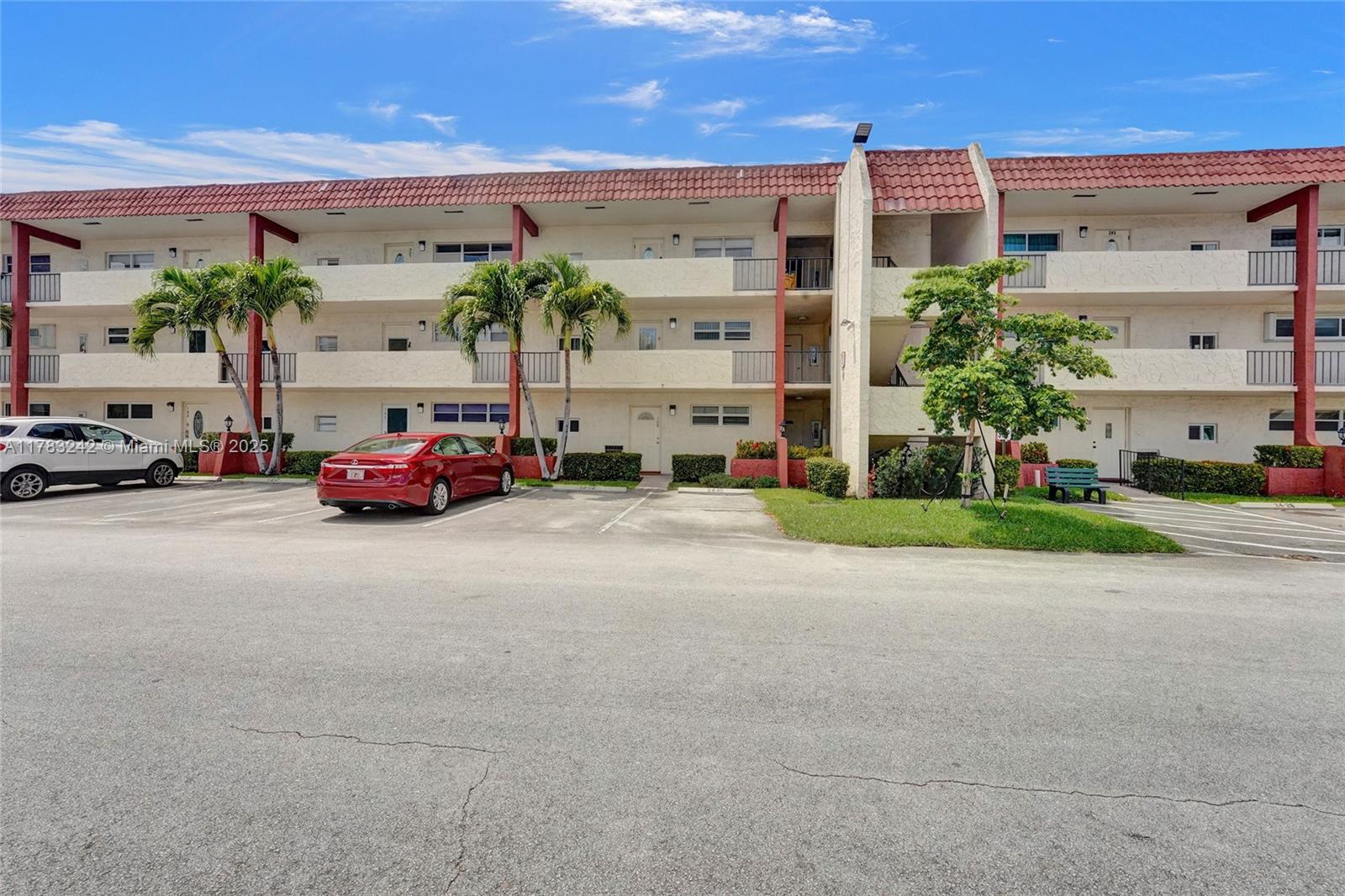Property for Sale at 811 S Hollybrook Dr 207, Pembroke Pines, Miami-Dade County, Florida - Bedrooms: 2 
Bathrooms: 2  - $157,000