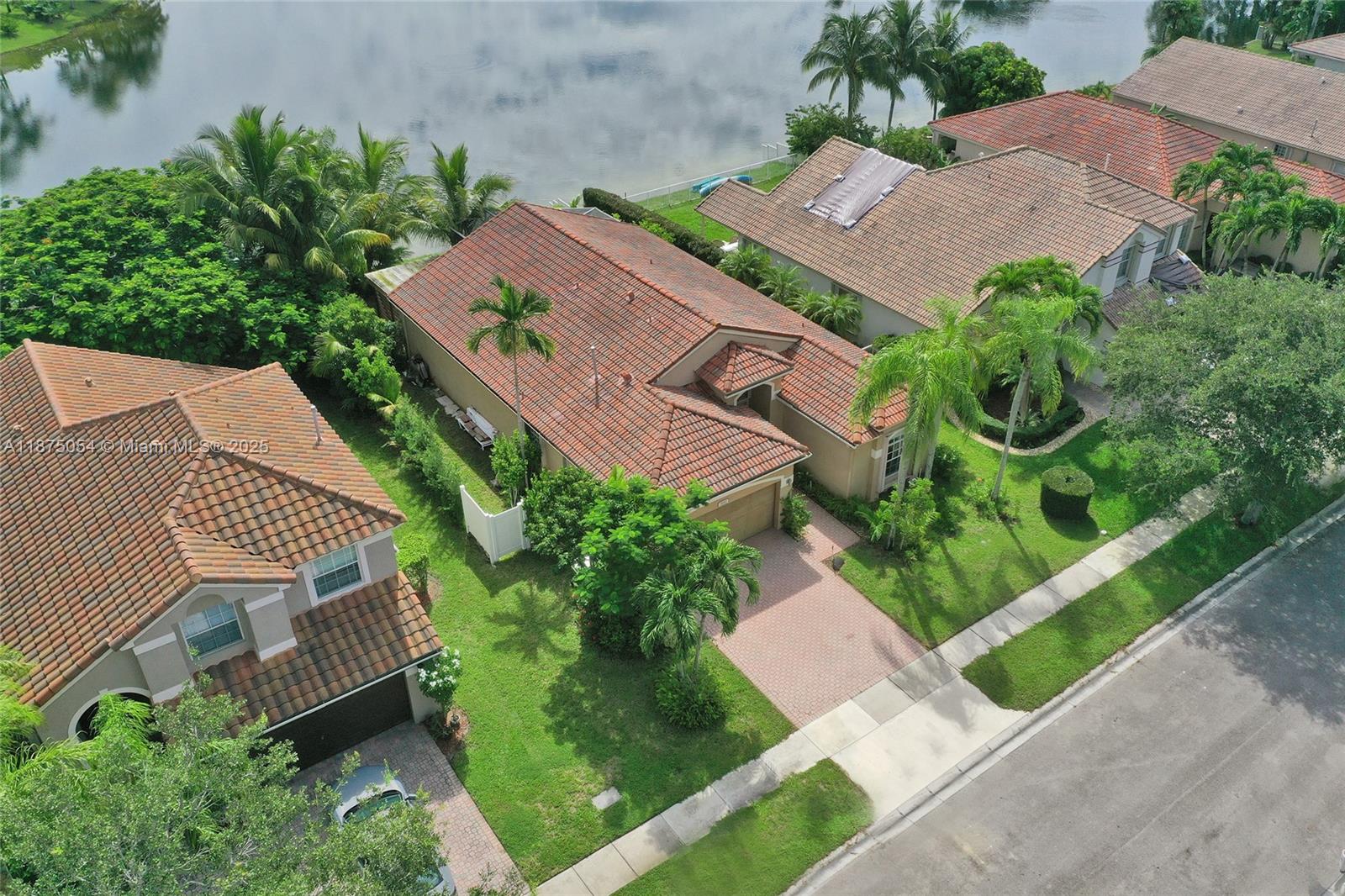 PEMBROKE FALLS - Residential