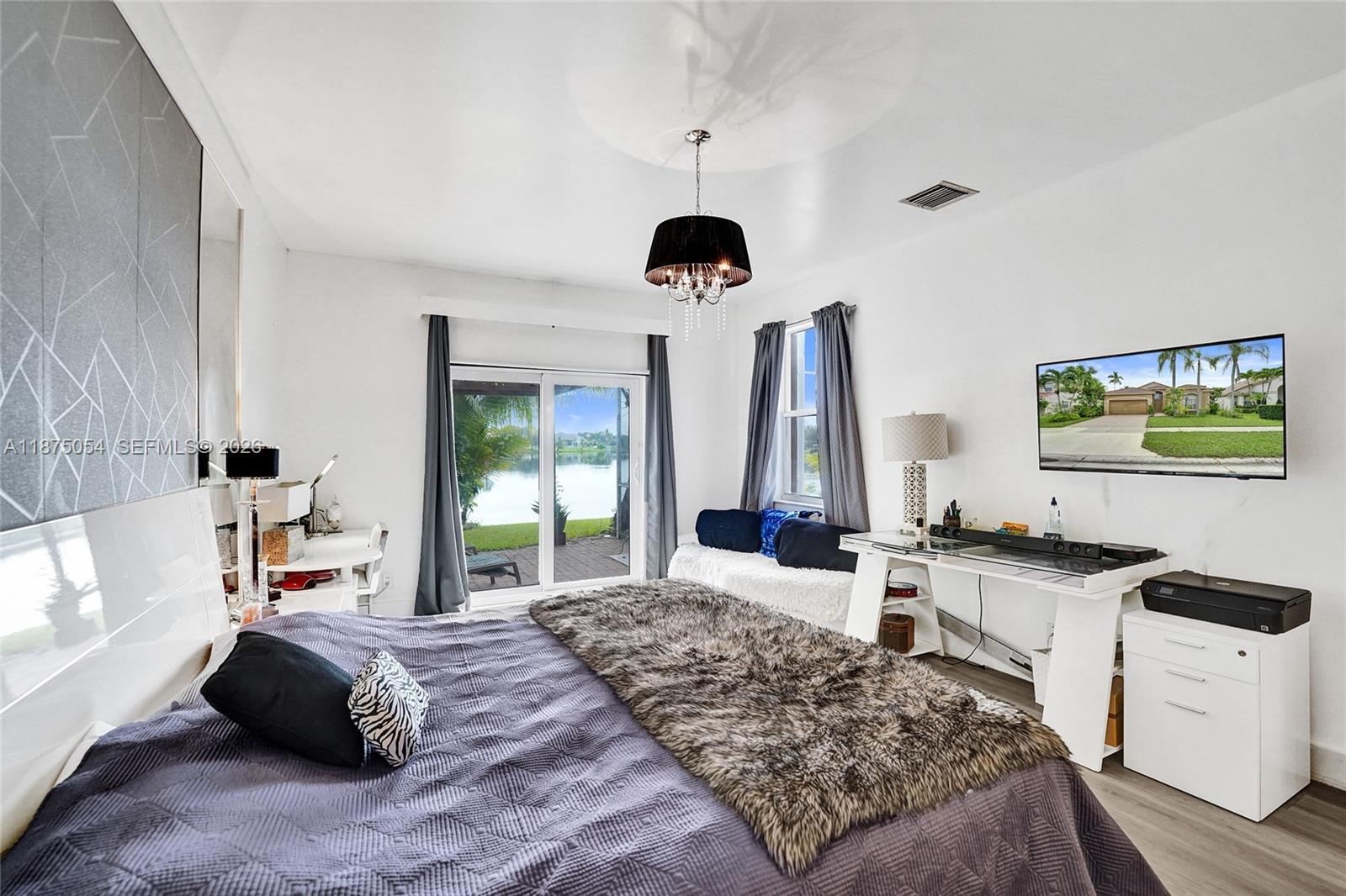 PEMBROKE FALLS - Residential