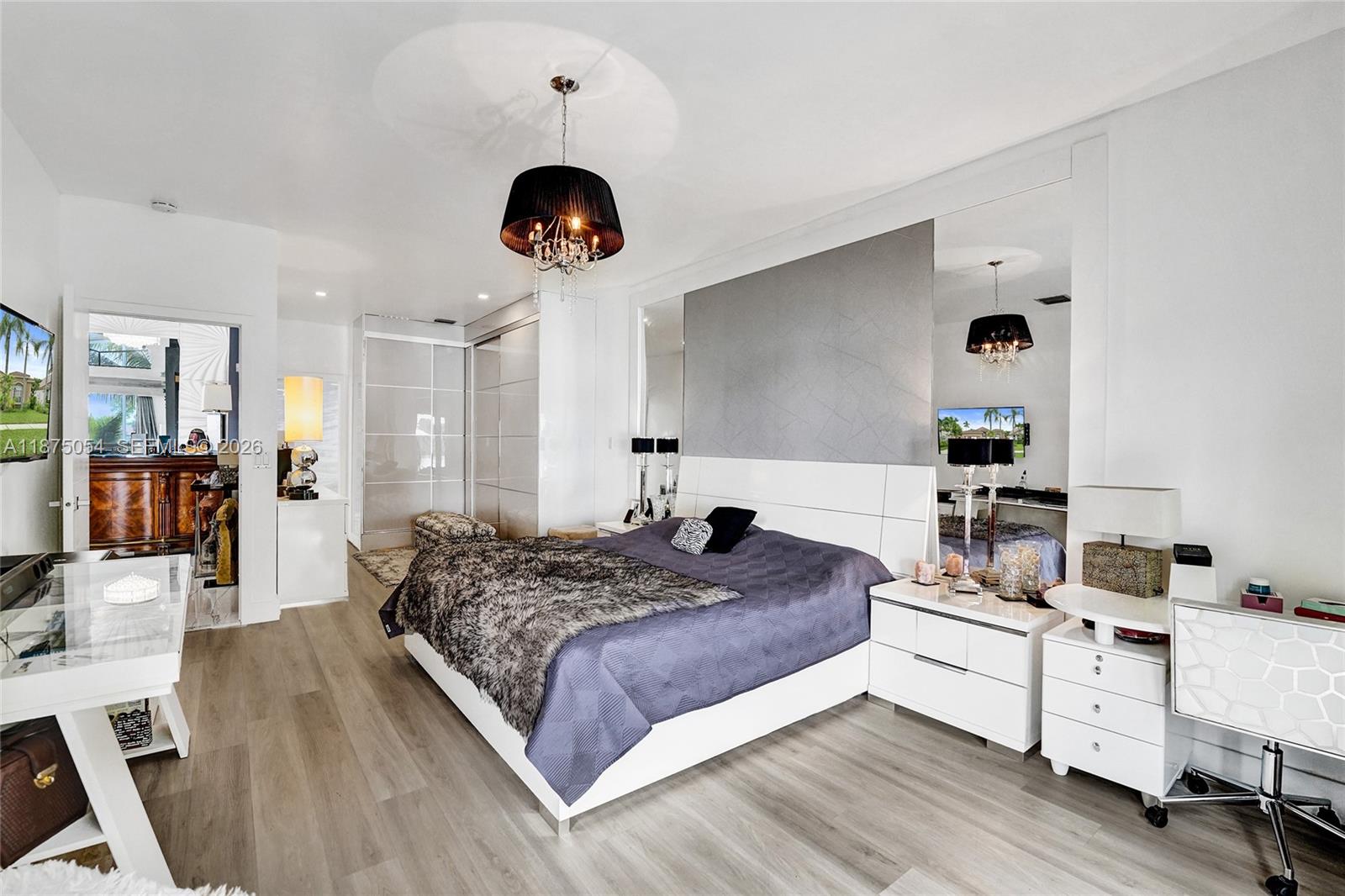 PEMBROKE FALLS - Residential