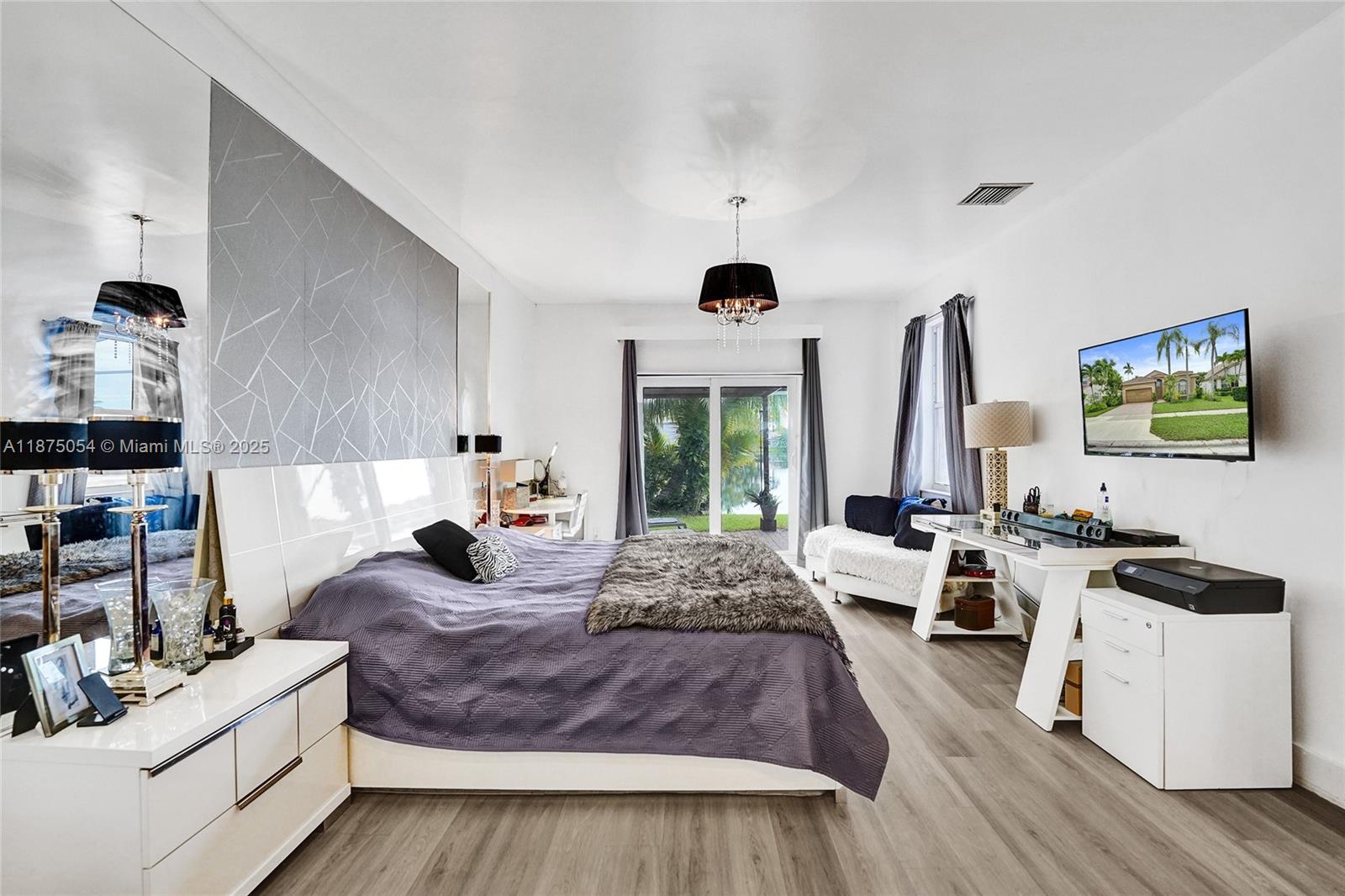 PEMBROKE FALLS - Residential