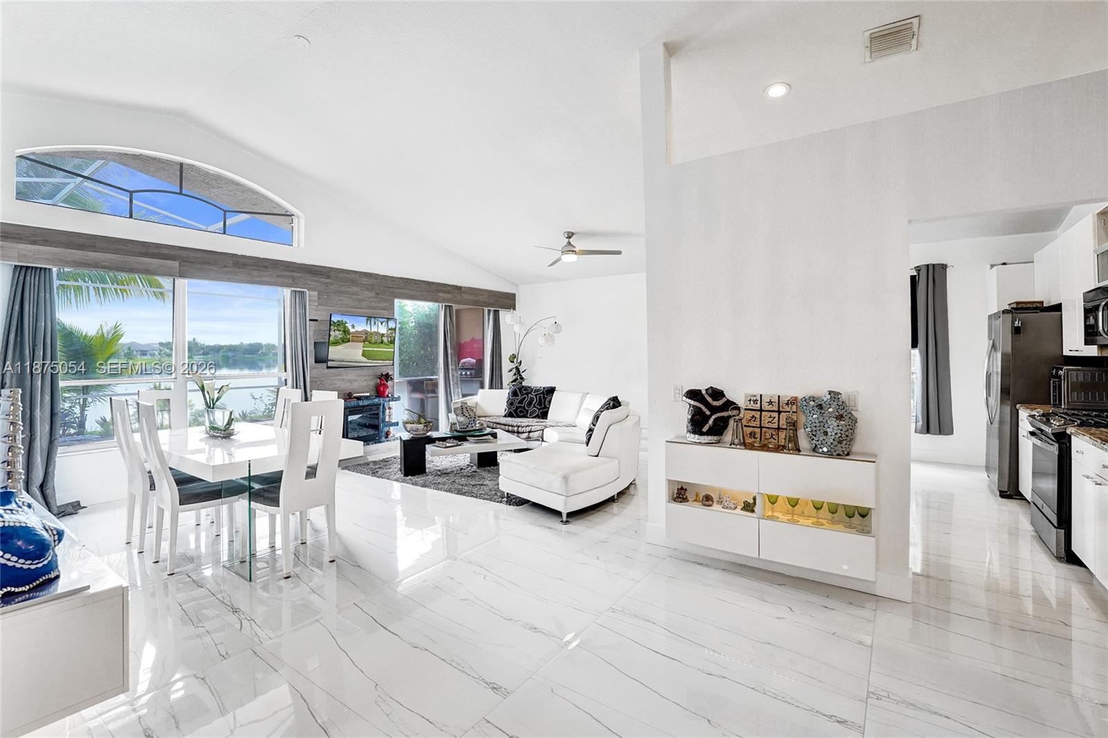 PEMBROKE FALLS - Residential