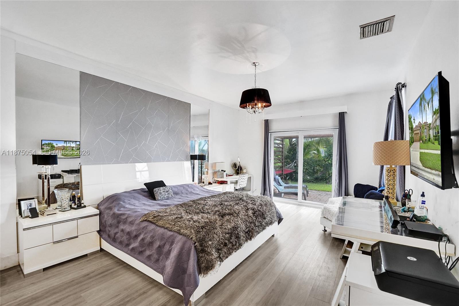 PEMBROKE FALLS - Residential