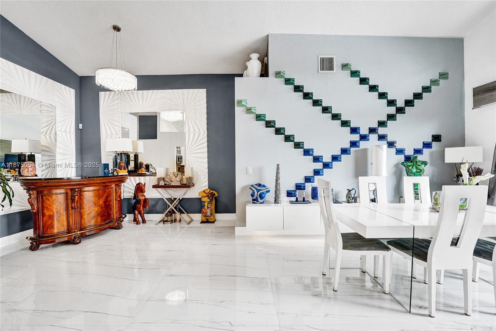 PEMBROKE FALLS - Residential