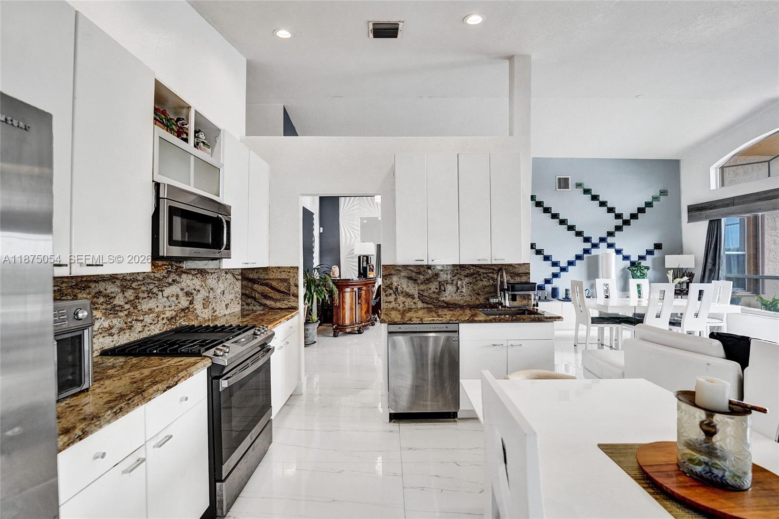 PEMBROKE FALLS - Residential