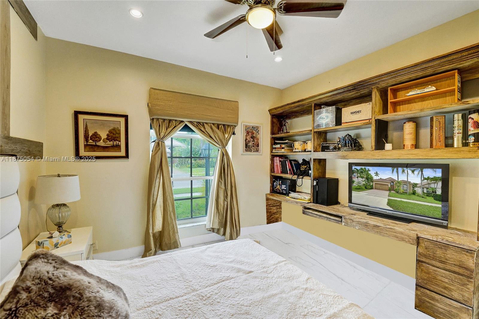 PEMBROKE FALLS - Residential