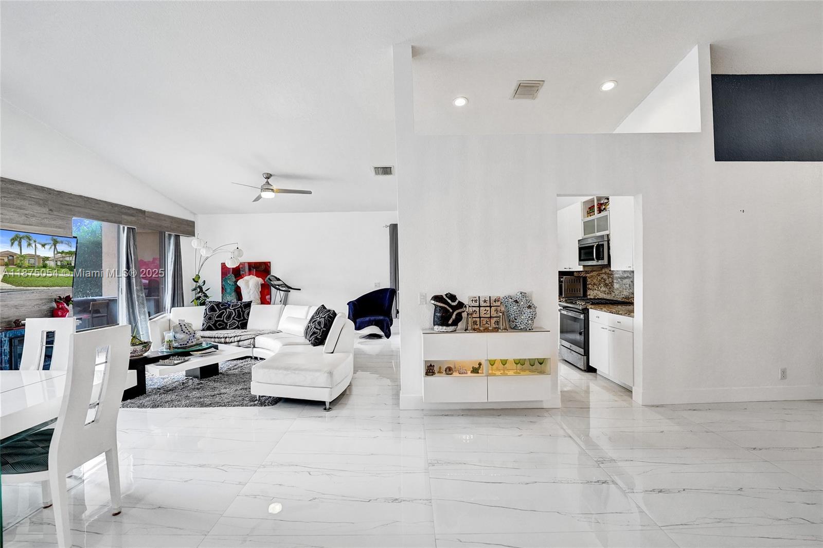 PEMBROKE FALLS - Residential