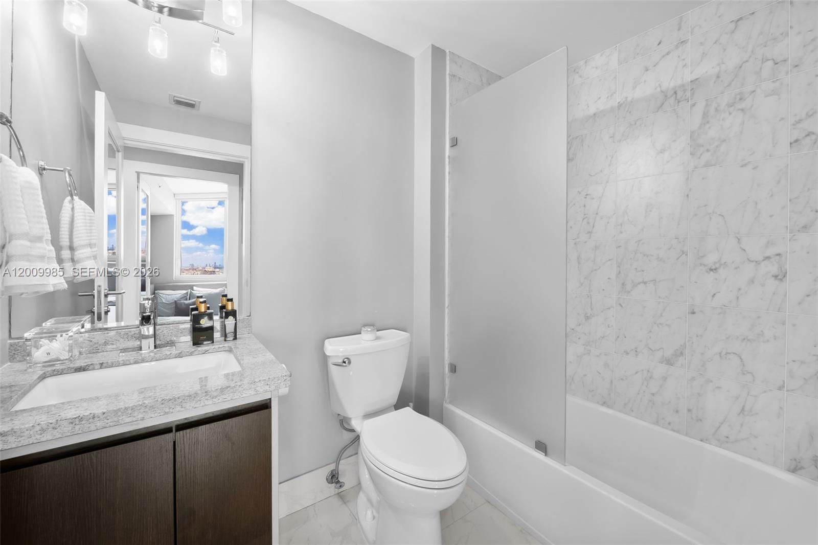 VIZCAYNE SOUTH CONDO - Residential