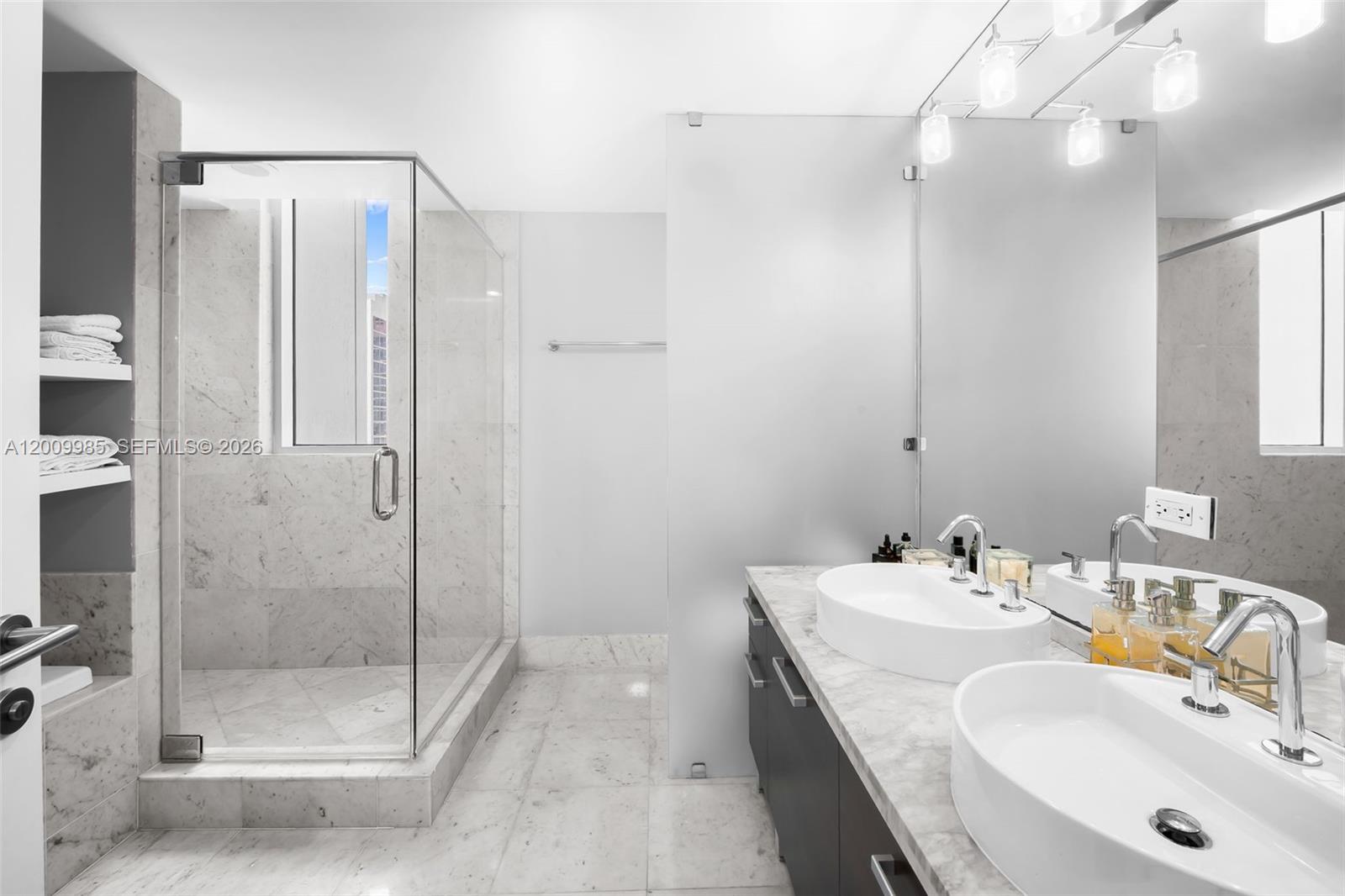 VIZCAYNE SOUTH CONDO - Residential