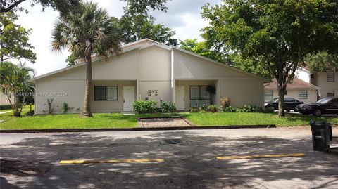 Townhouse in West Palm Beach FL 5310 Elmhurst Rd.jpg