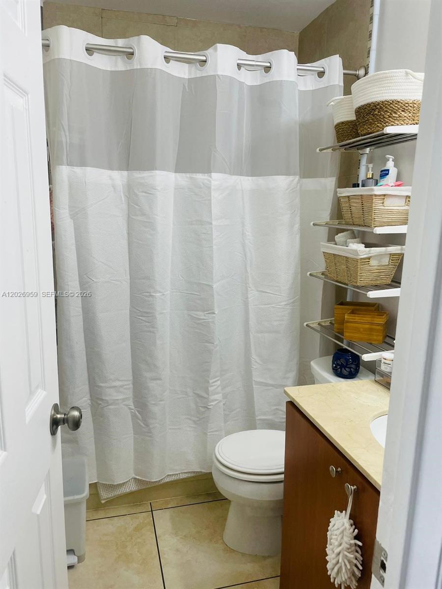 KENDALL ACRES CONDO BLDG - Residential