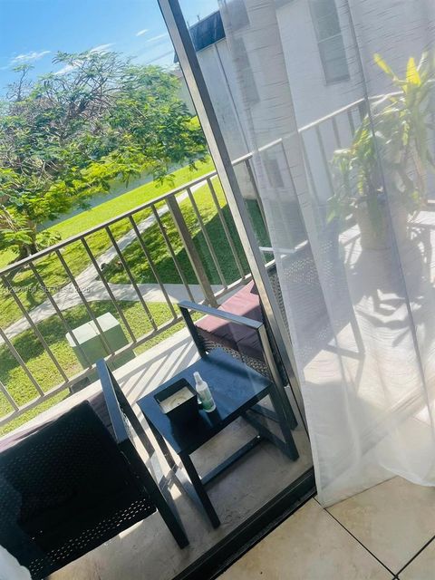 Tiny photo for 10393 N Kendall Dr #U6, Miami, FL 33176 (MLS # A12026959)