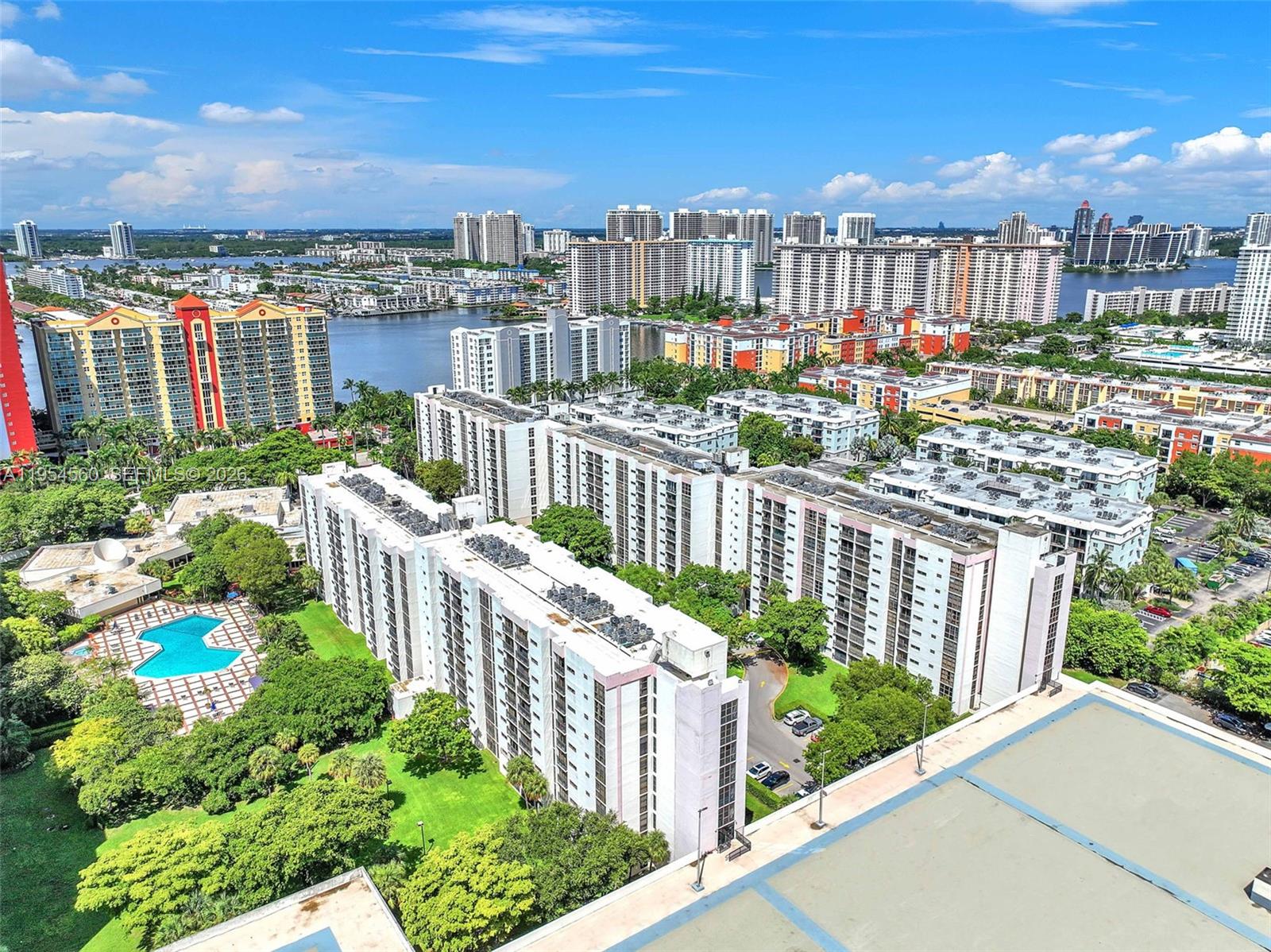 PLAZA OF AMERICAS CONDO P - Residential