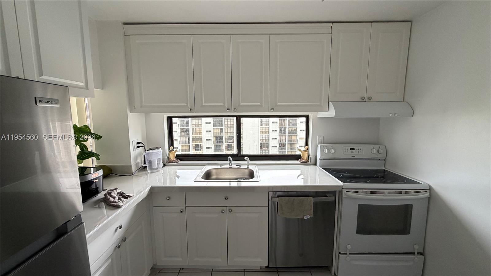 PLAZA OF AMERICAS CONDO P - Residential